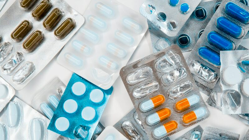 La epidemia silenciosa: Resistencia a los antibióticos crece en un 40% y pone en peligro la salud global.